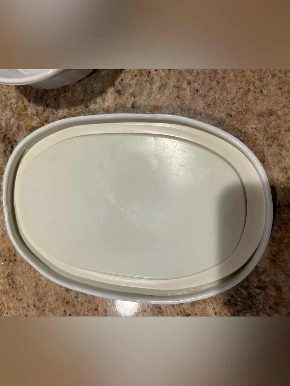 Corningware F-15-B French White Oval 15 oz Casserole w/ plastic lid F-15-PC